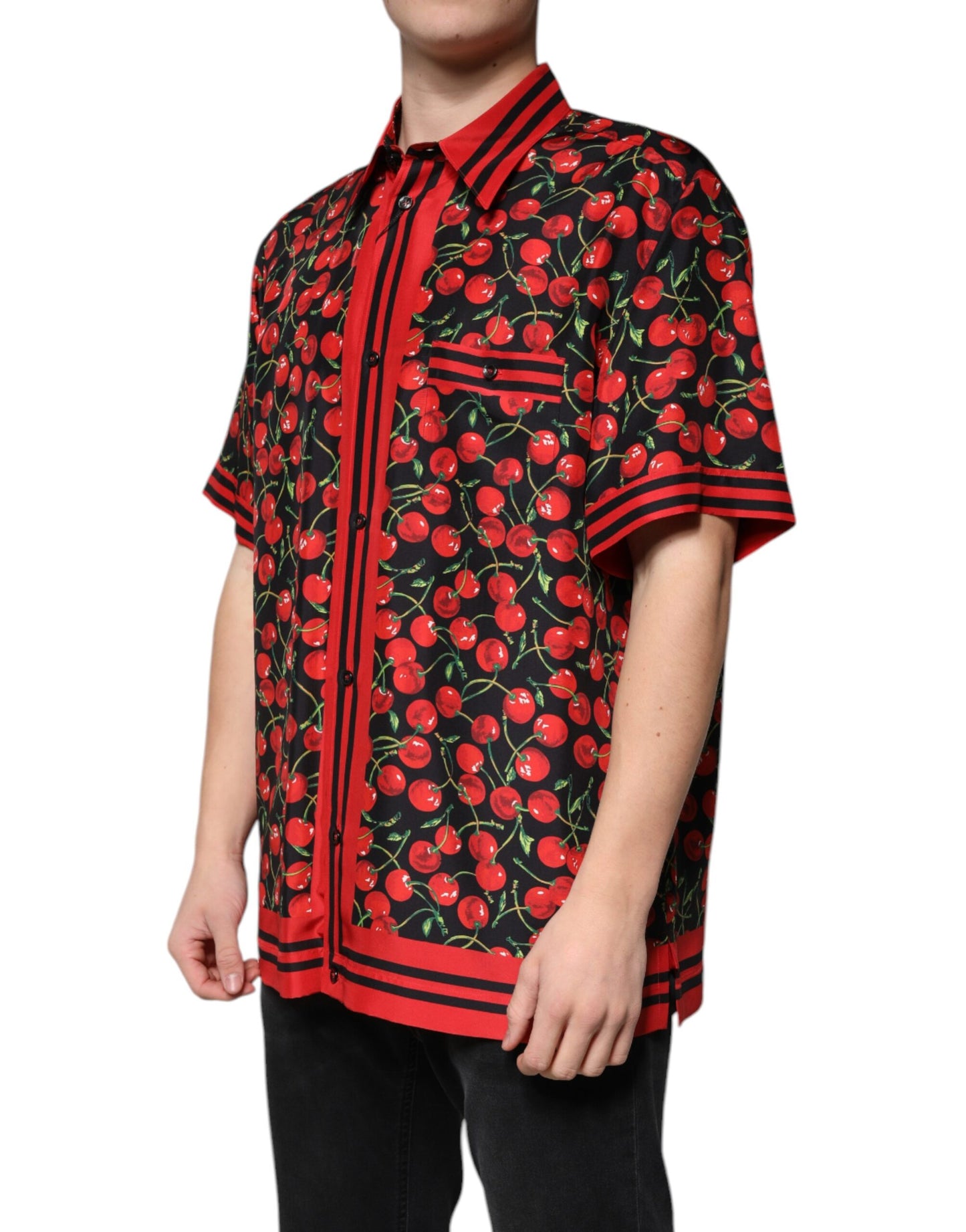 Camisa informal de seda con botones y color cereza negra