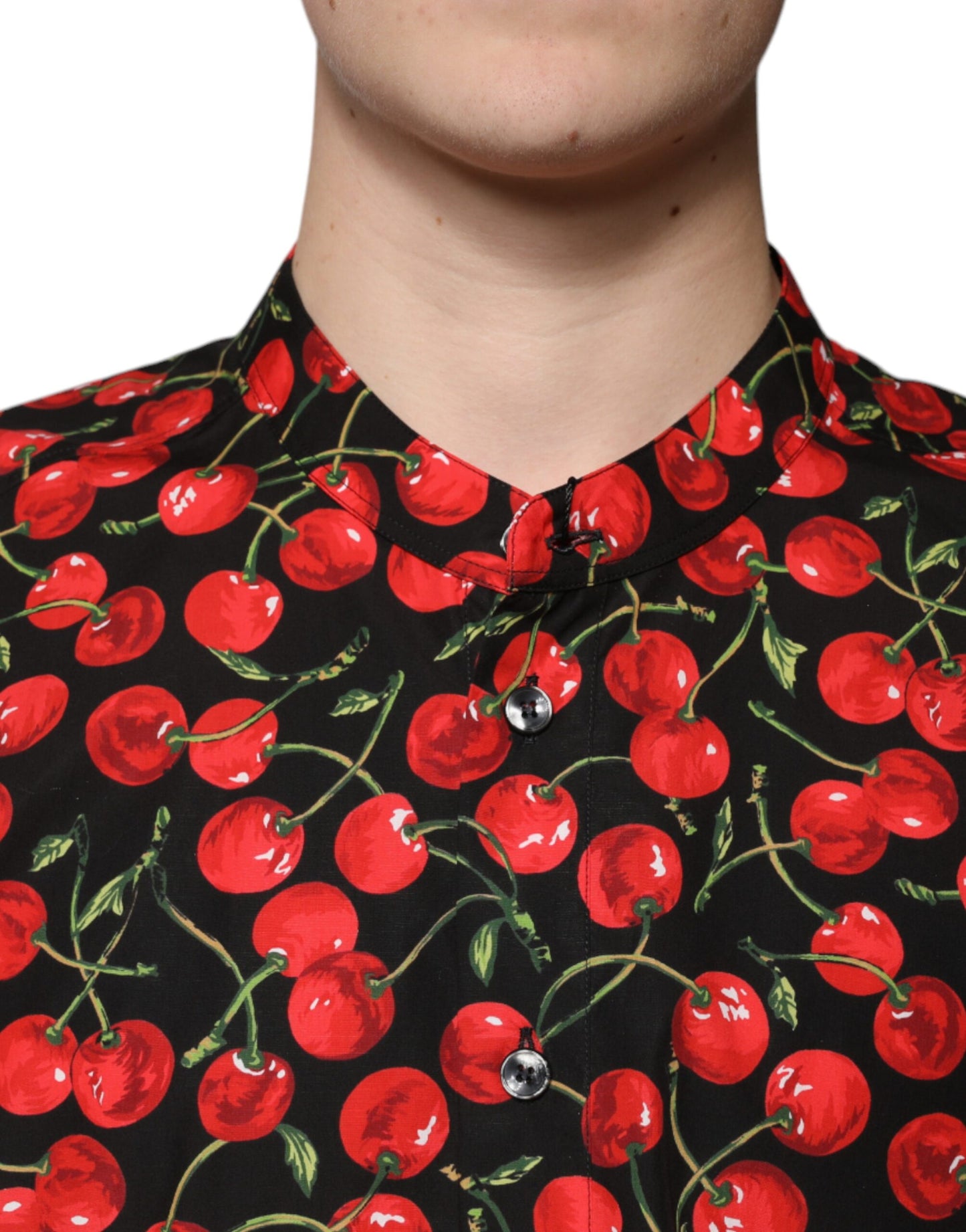 Camisa informal de algodón con botones y estampado de cerezas negras