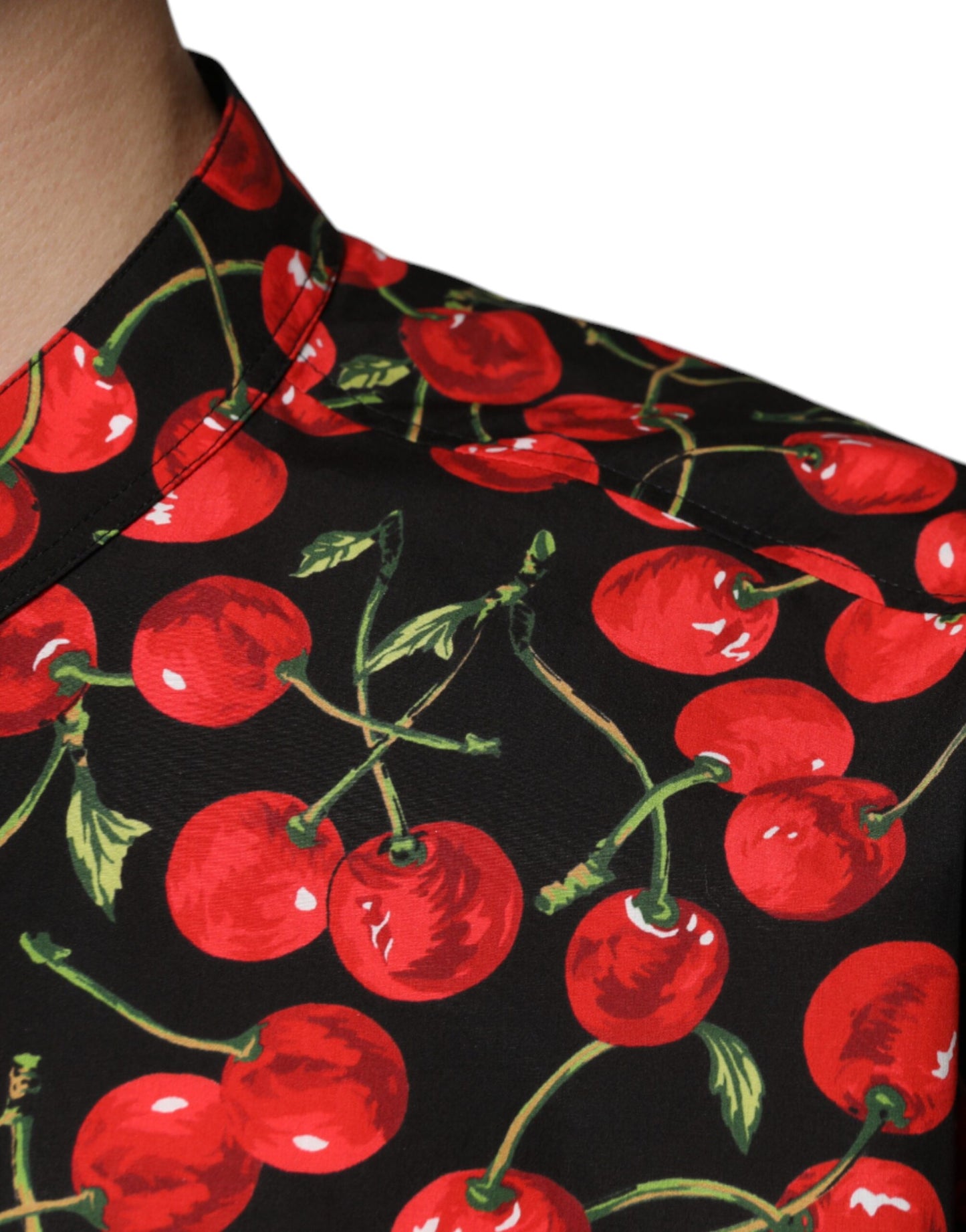 Camisa informal de algodón con botones y estampado de cerezas negras