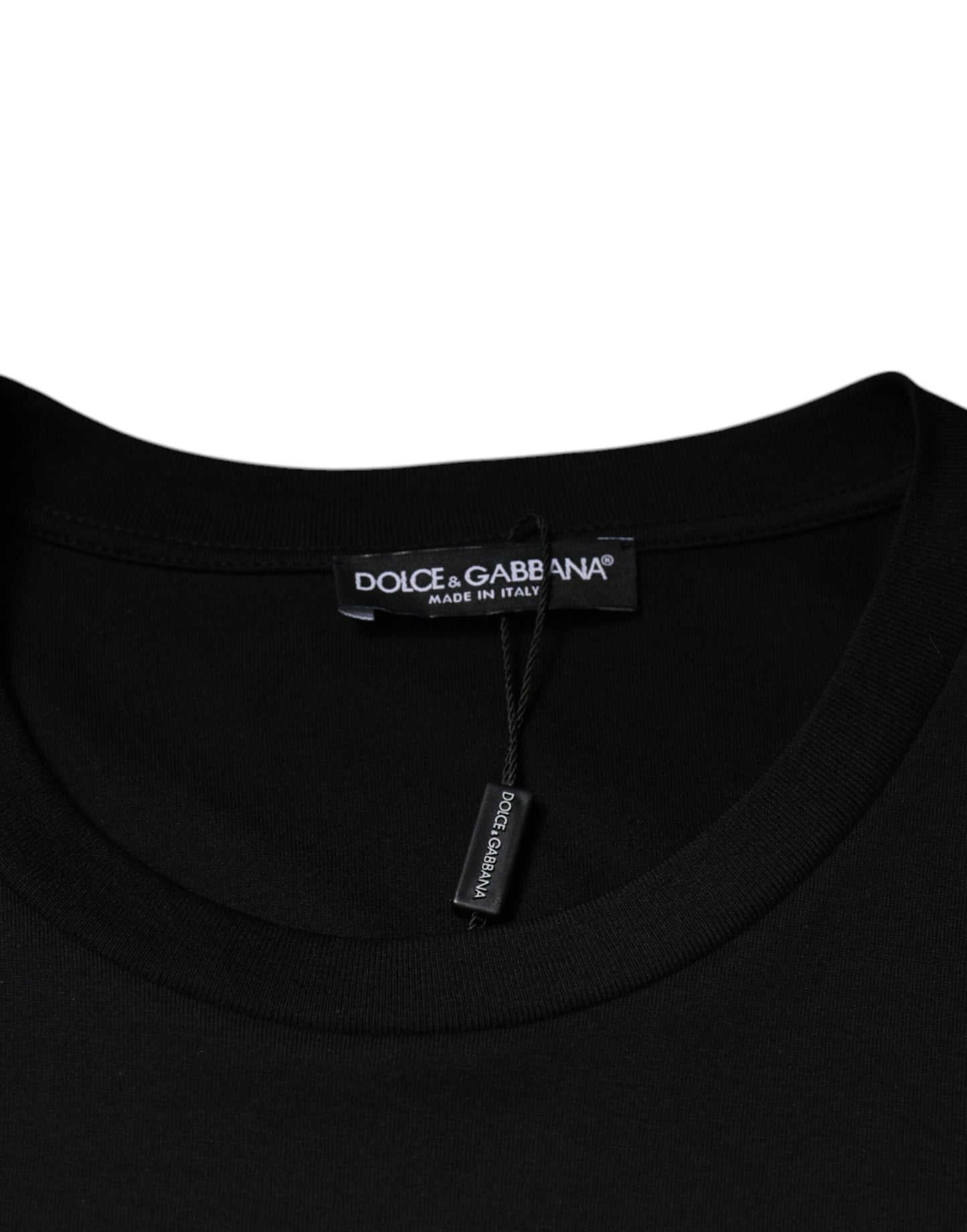 T-shirt noir à manches courtes et col ras du cou en coton