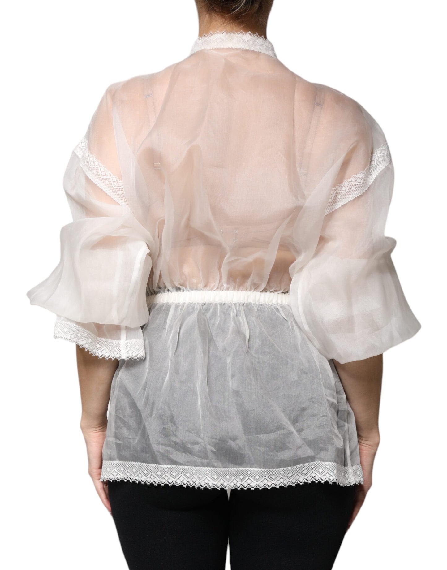 Blusa blanca de manga larga con cuello Ascot