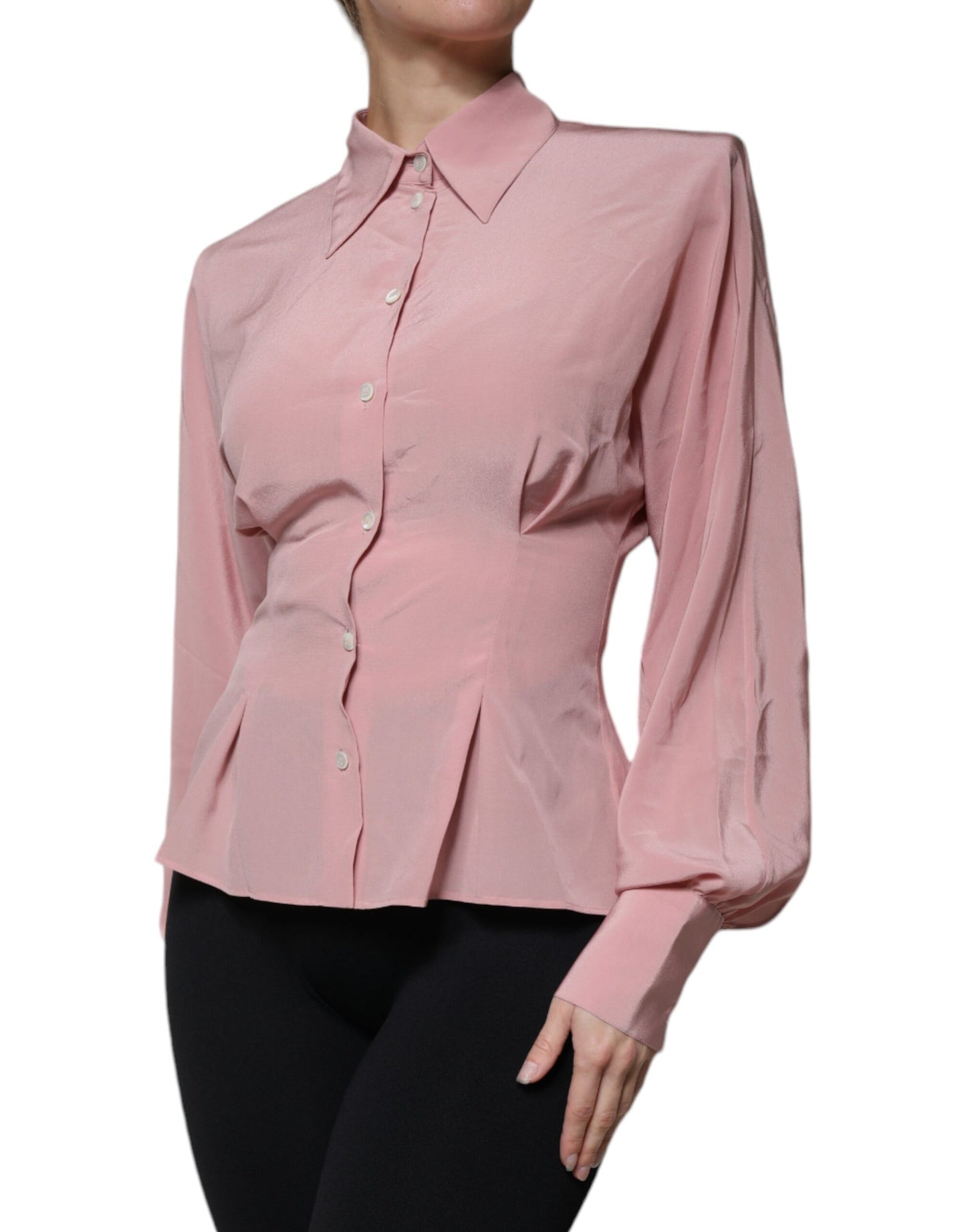 Blusa de algodón rosa con cuello y mangas largas