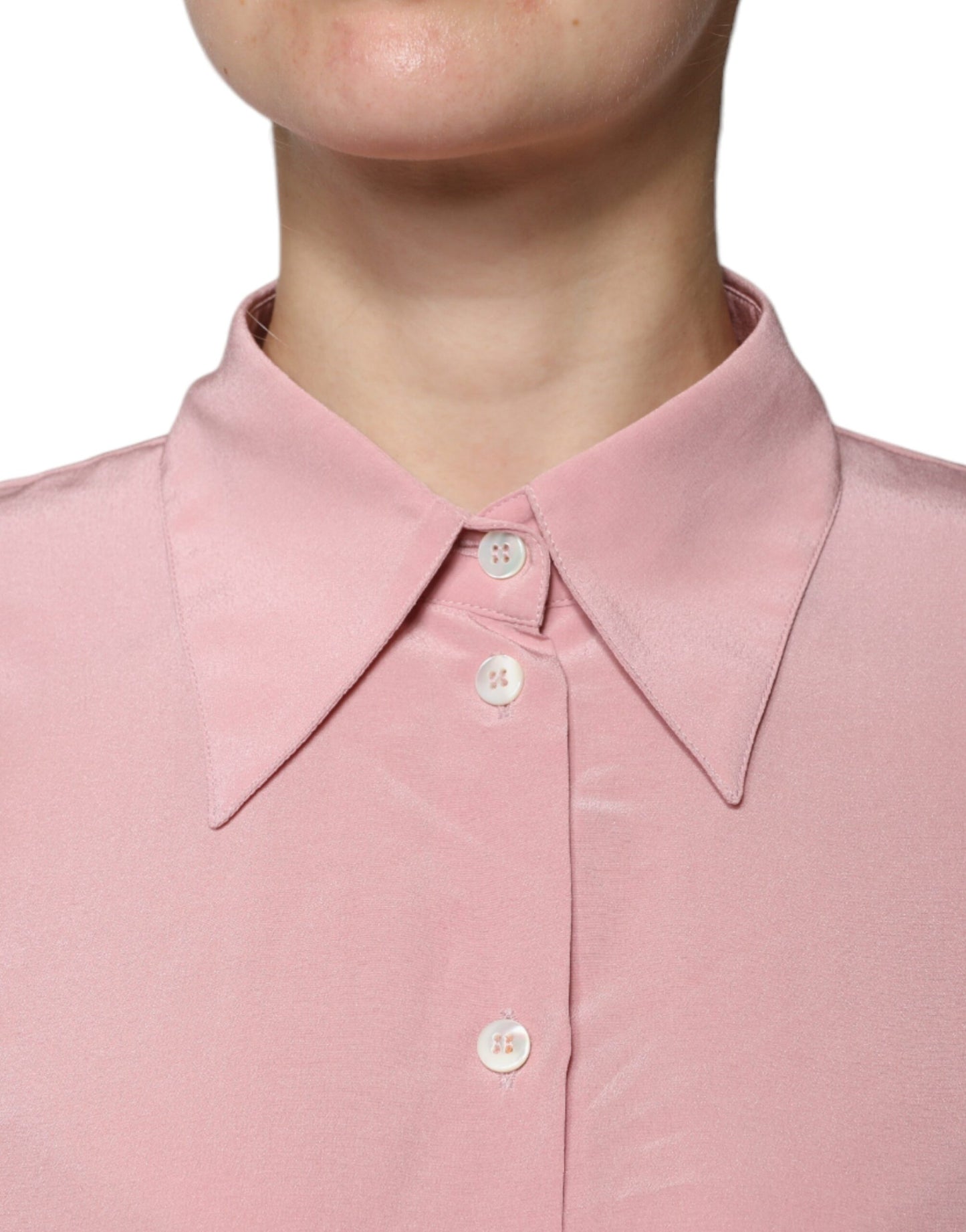 Blusa de algodón rosa con cuello y mangas largas