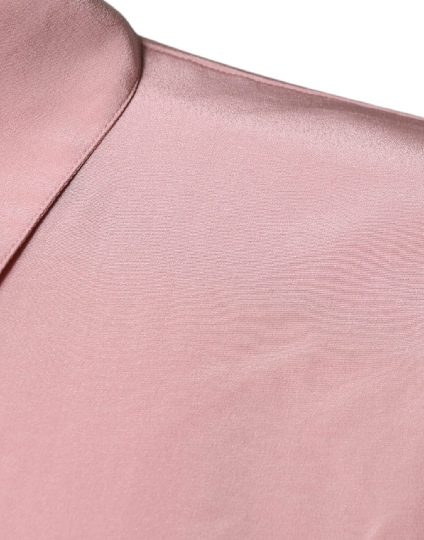Blusa de algodón rosa con cuello y mangas largas