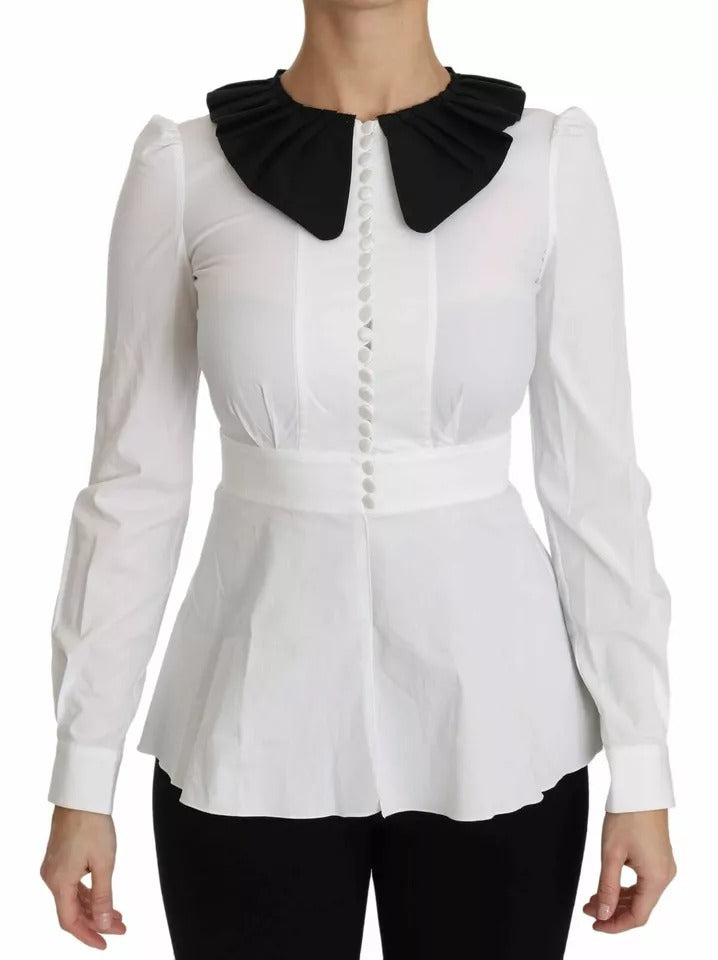 Camisa blusa con botones decorativos en blanco y negro