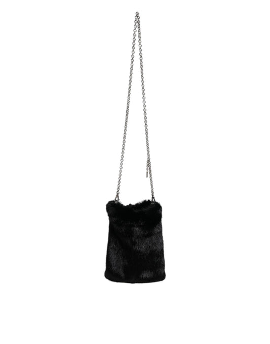 Sac à bandoulière en fausse fourrure noire avec chaîne argentée