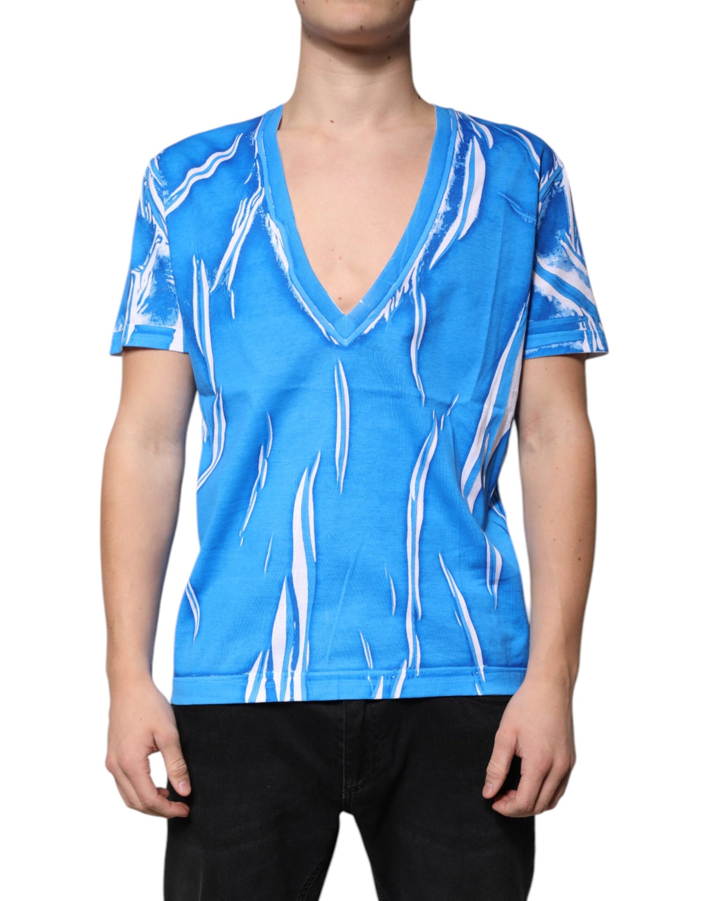 T-shirt bleu en coton à col en V et manches courtes
