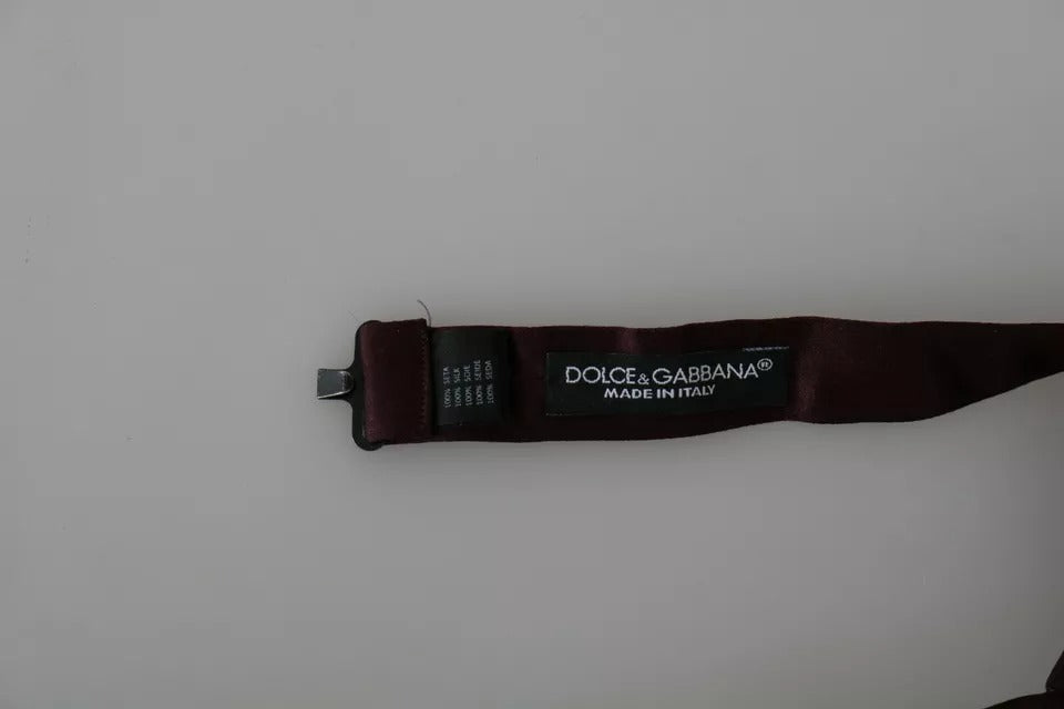 Pajarita clásica lisa de seda roja burdeos