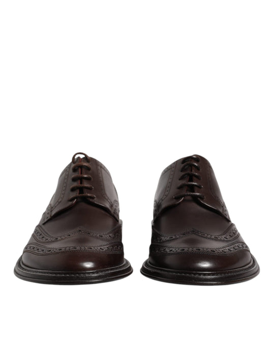 Zapatos de vestir formales Derby de cuero marrón con punta de ala y cordones