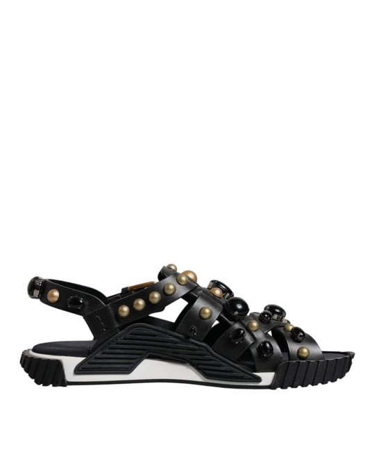 Sandales à enfiler cloutées en cuir noir