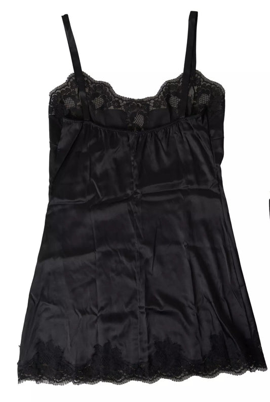Camisola de seda con encaje negro para dormir