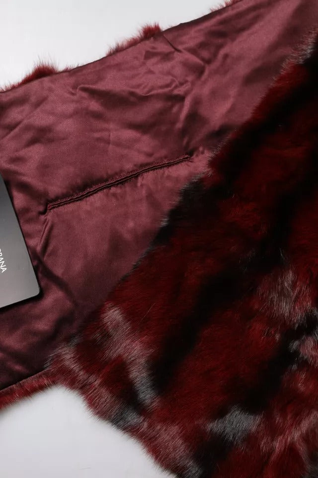 Écharpe châle en fourrure à rayures noires et rouges