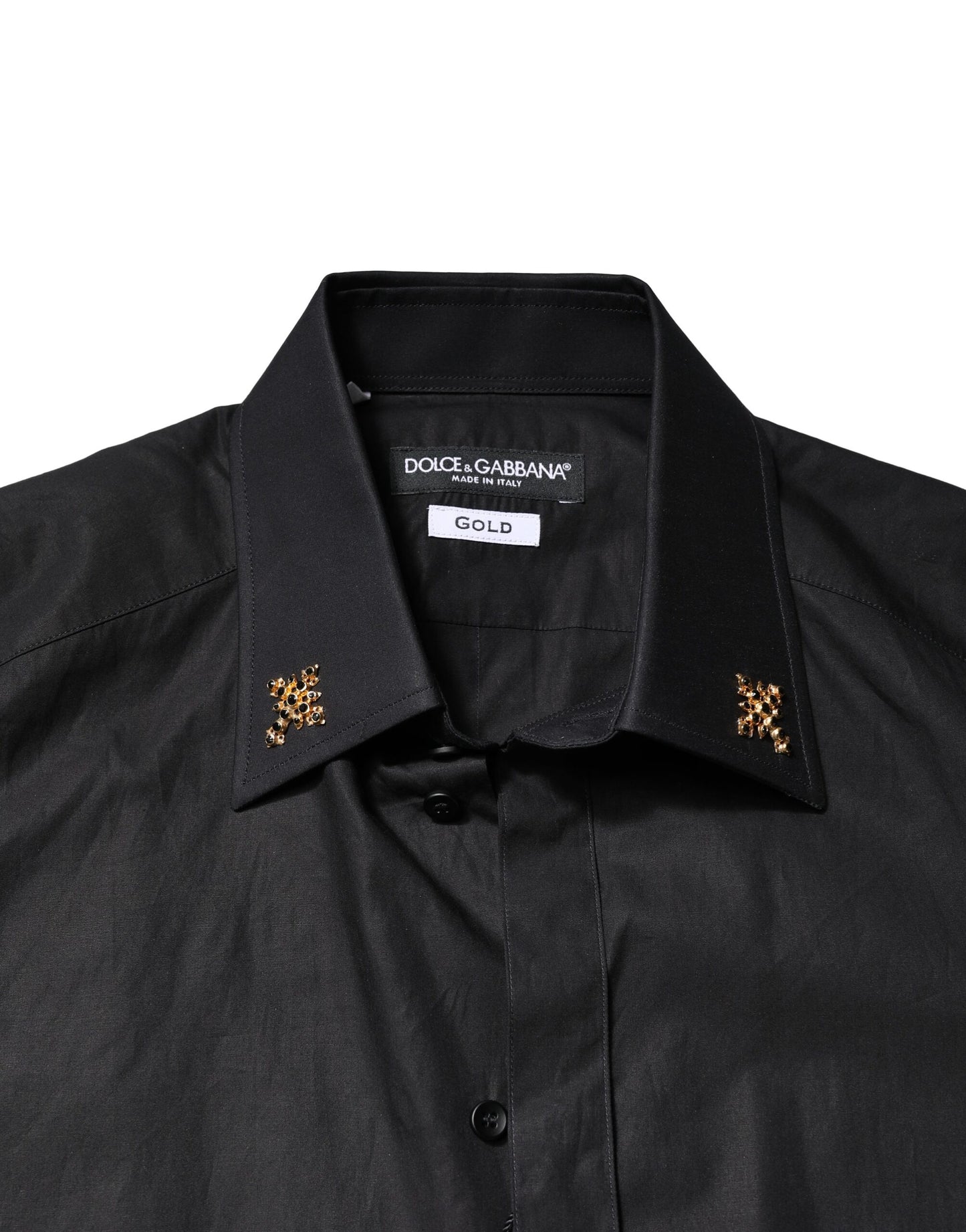 Chemise homme noire ornée d'une croix dorée