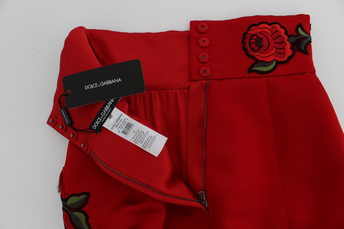 Pantalones cortos de seda roja con rosas de cristal 