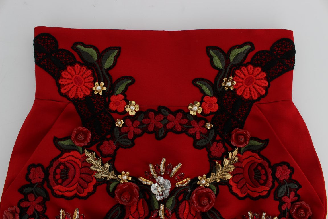 Pantalones cortos de seda roja con rosas de cristal 