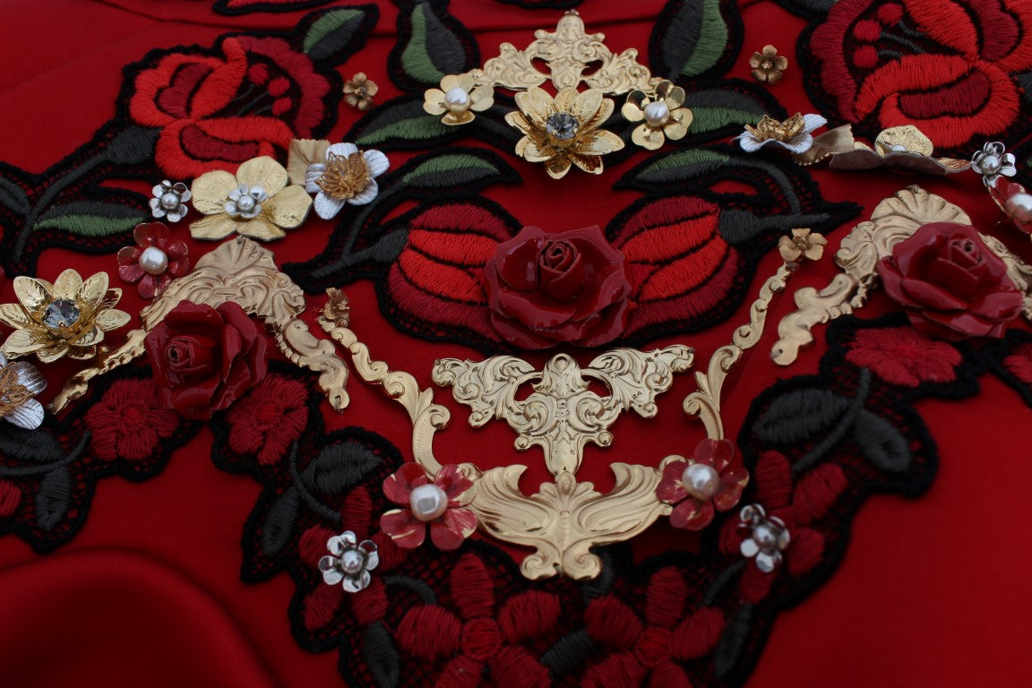 Short en soie rouge avec roses en cristal 