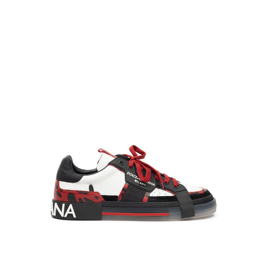 Zapatillas de piel en blanco y negro