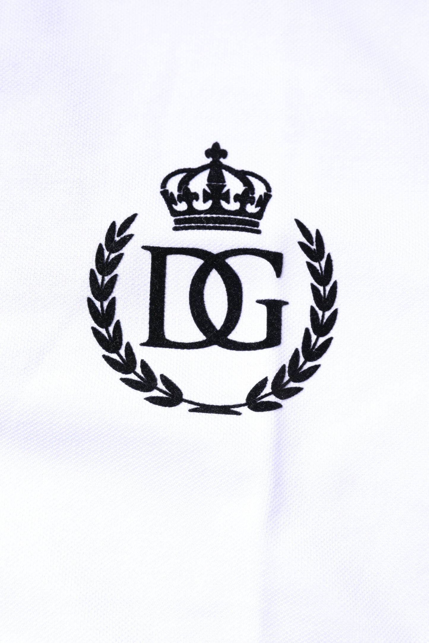 Polo de algodón blanco con cuello de corona para hombre