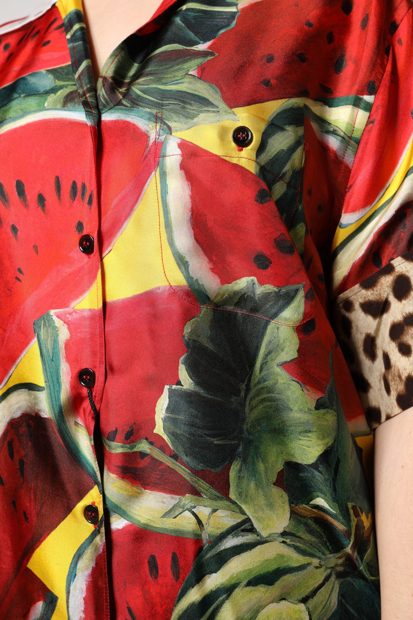 Camisa con cuello sandía multicolor