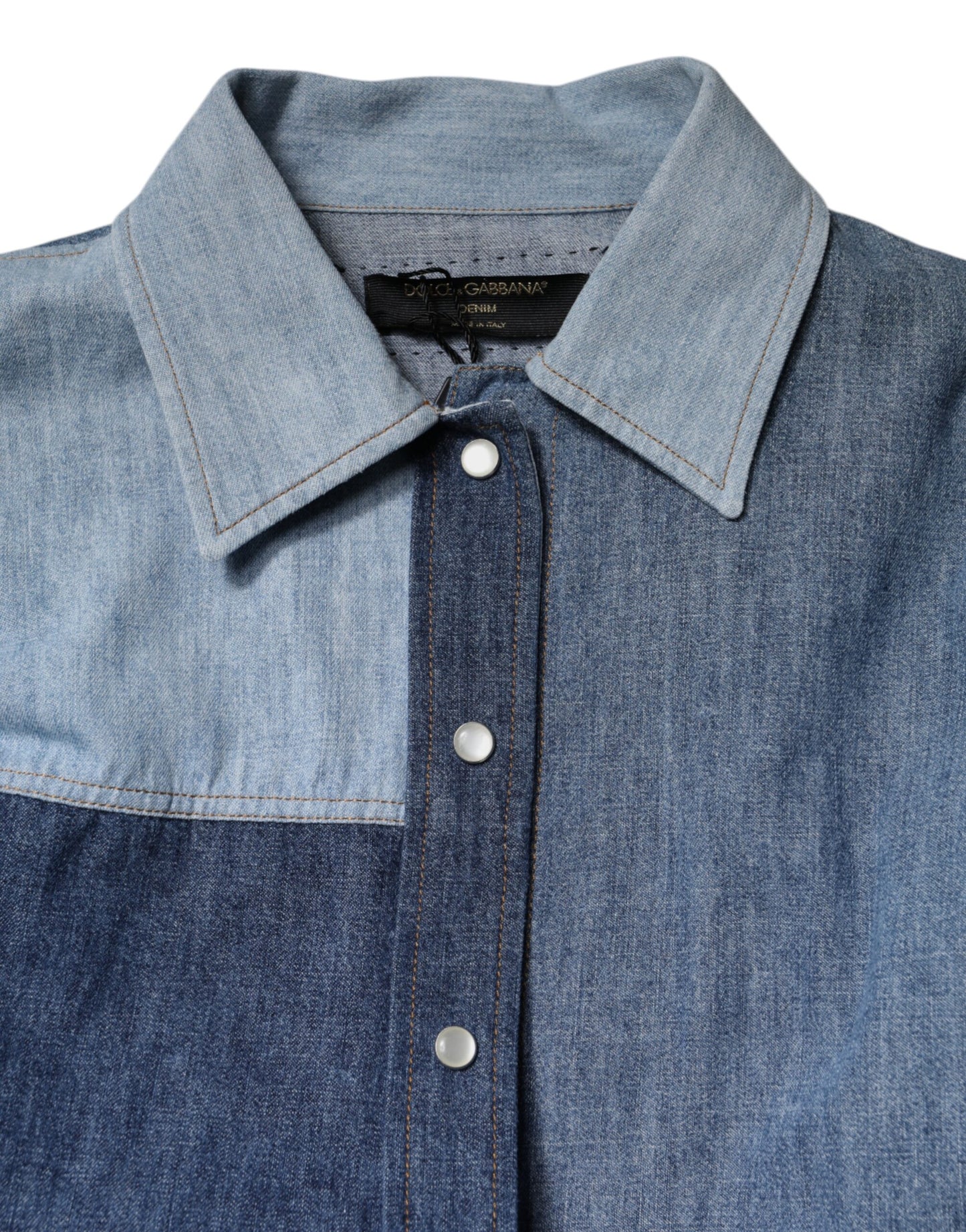 Blusa de manga larga con cuello abotonado de algodón azul