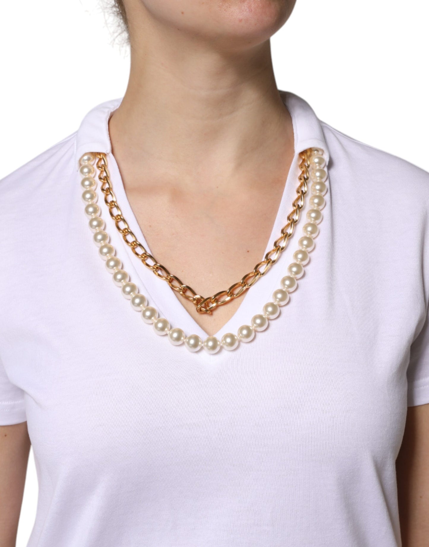 Camiseta de manga corta de algodón con collar blanco