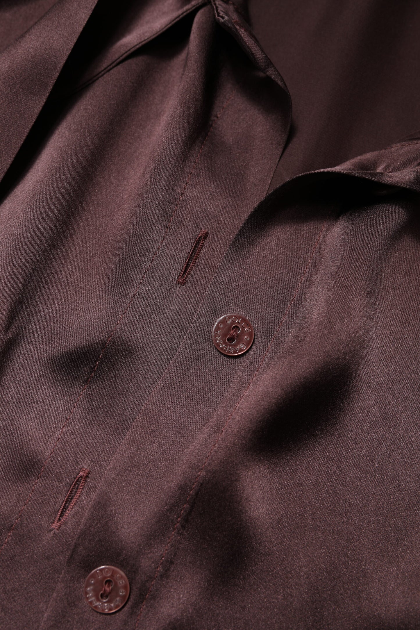 Blusa marrón de manga larga con cuello Ascot