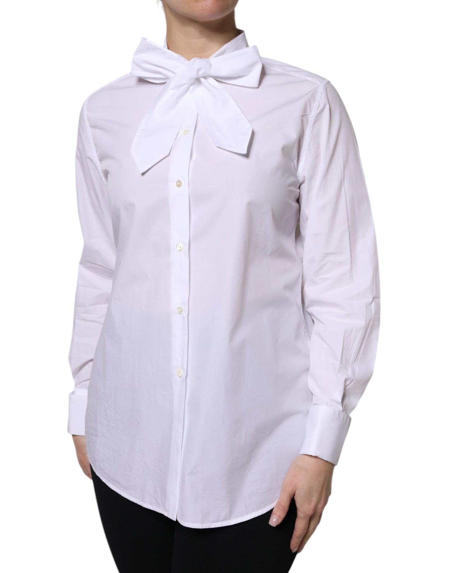 Blusa blanca de manga larga con cuello Ascot