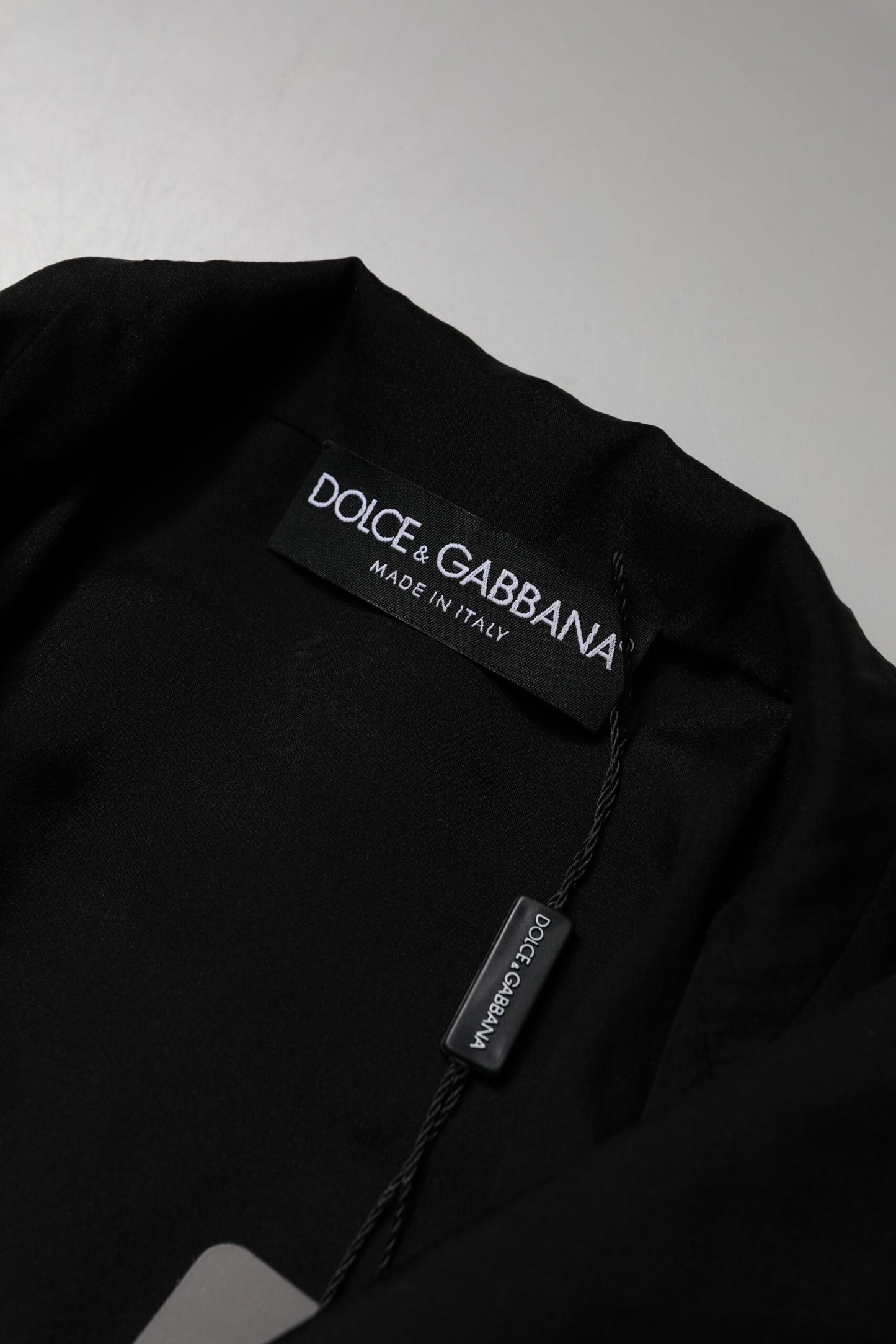 Blusa de manga larga transparente de seda negra