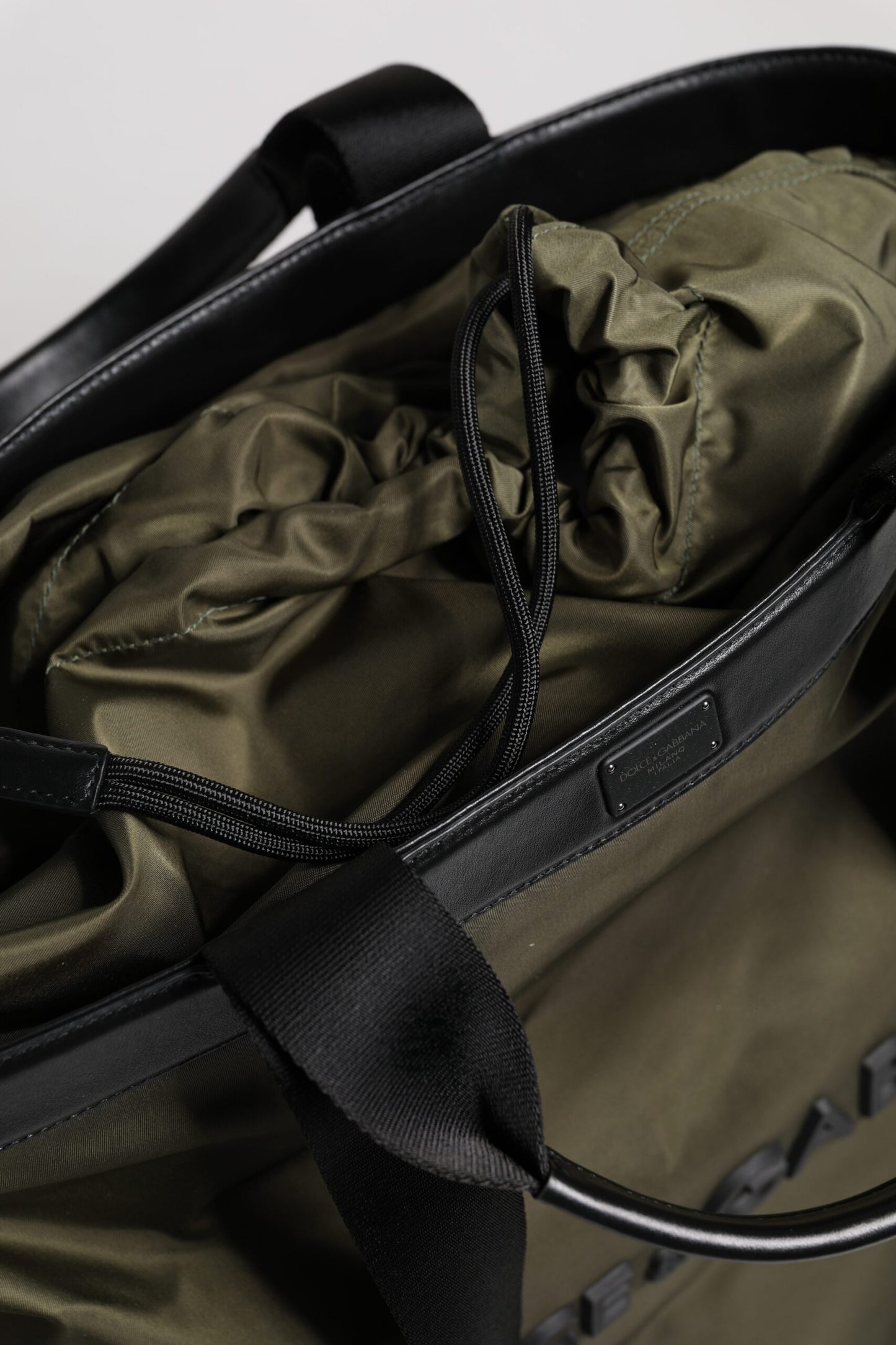 Bolso de mano de nailon verde militar con correa para el hombro