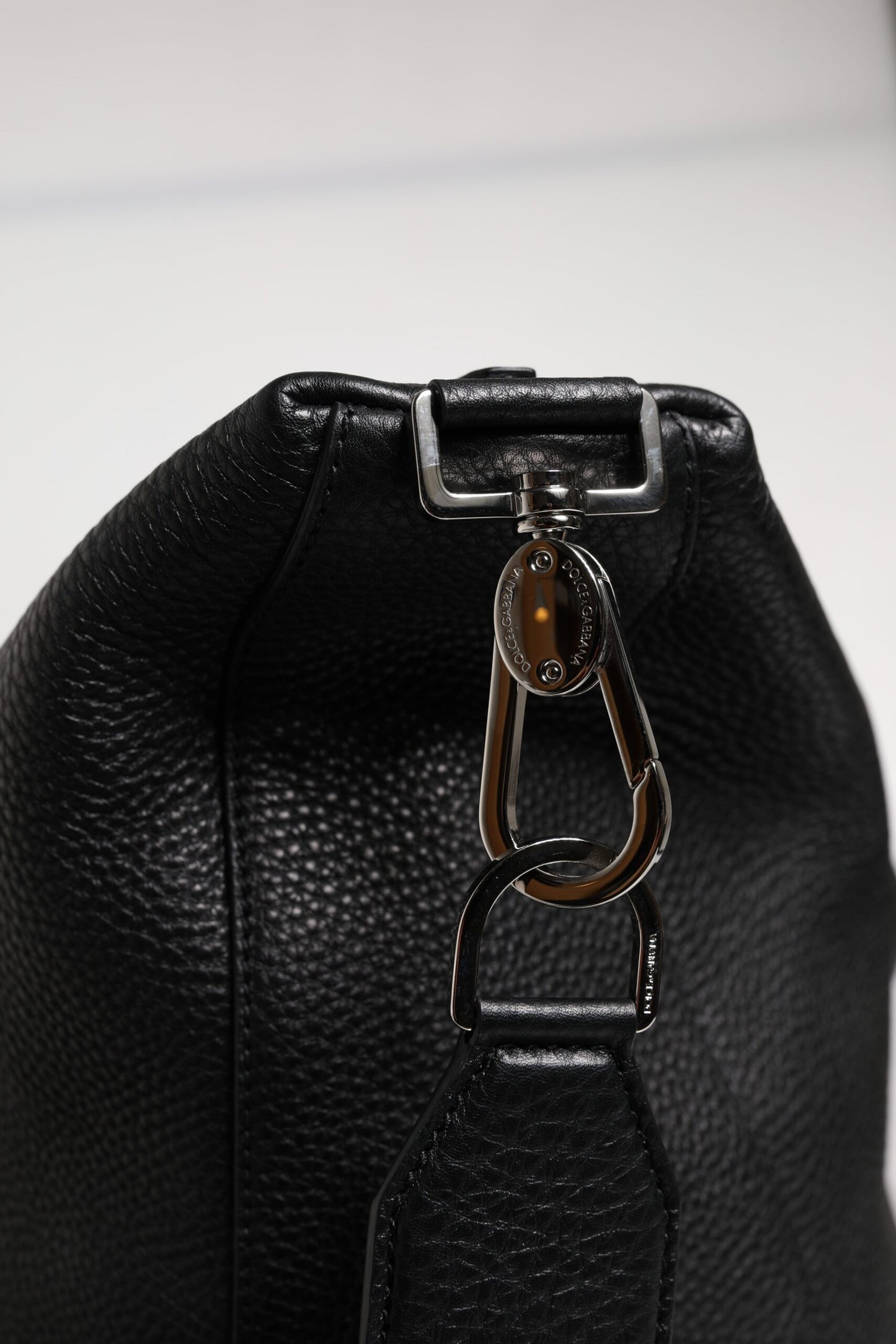 Bolso bandolera de piel de becerro negra