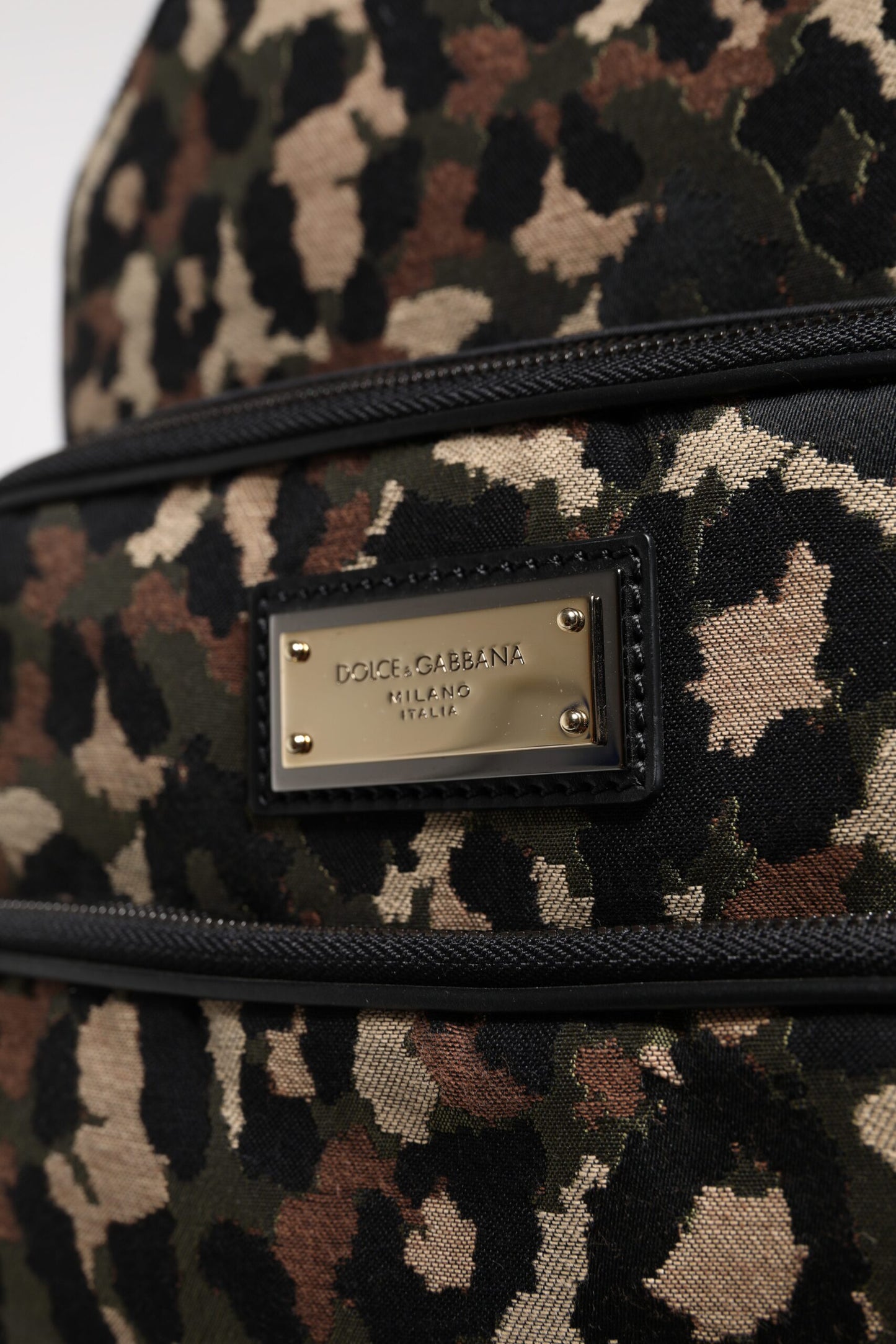 Mochila para hombre con placa del logotipo de DG y estampado de leopardo multicolor