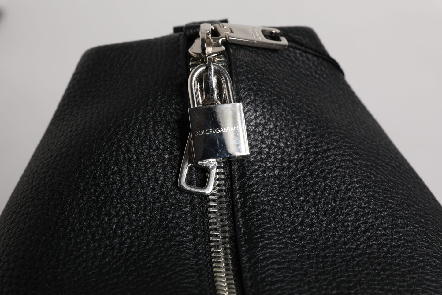 Bolso bandolera de piel de becerro negra
