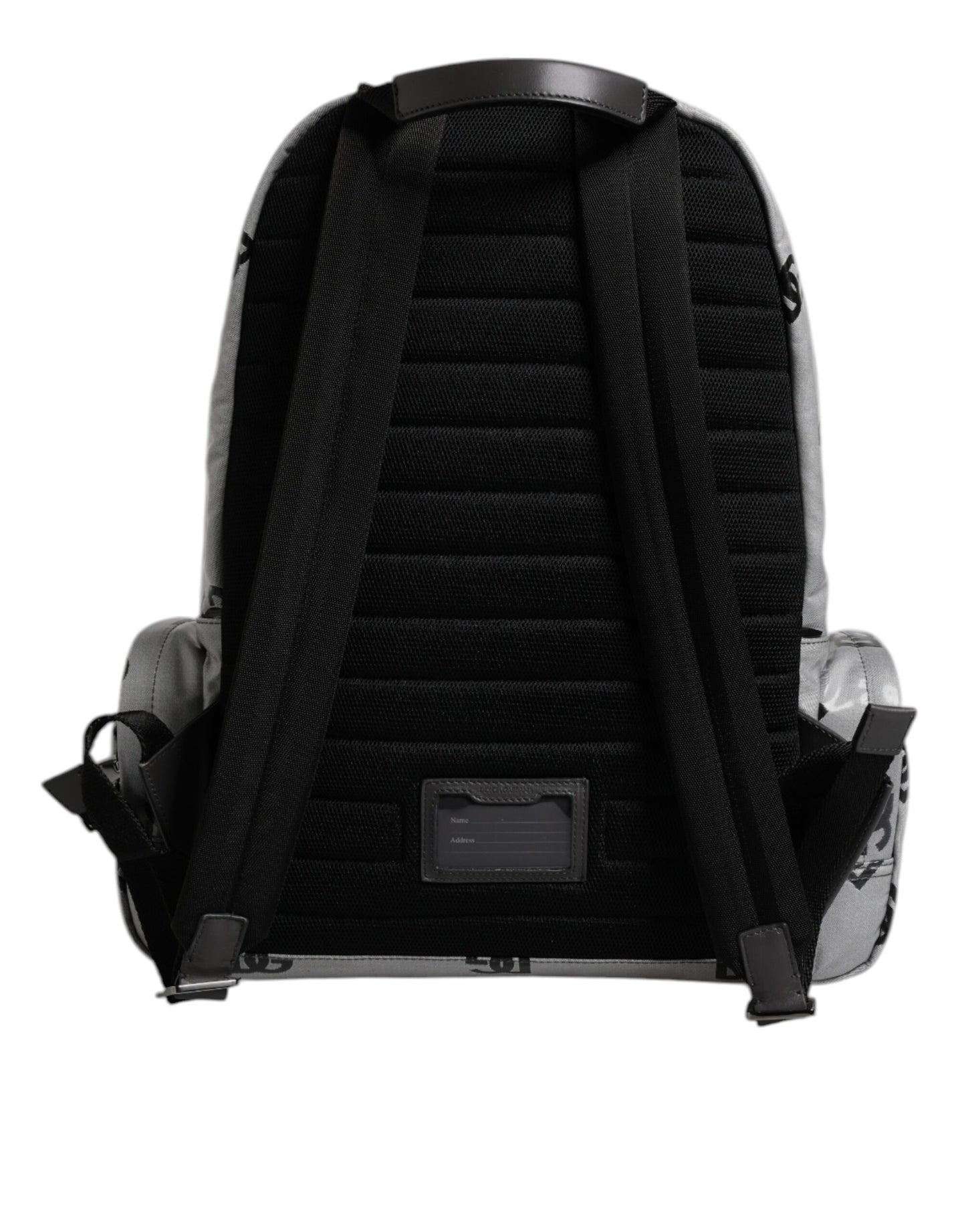 Mochila de poliéster gris y negra con placa del logotipo de DG