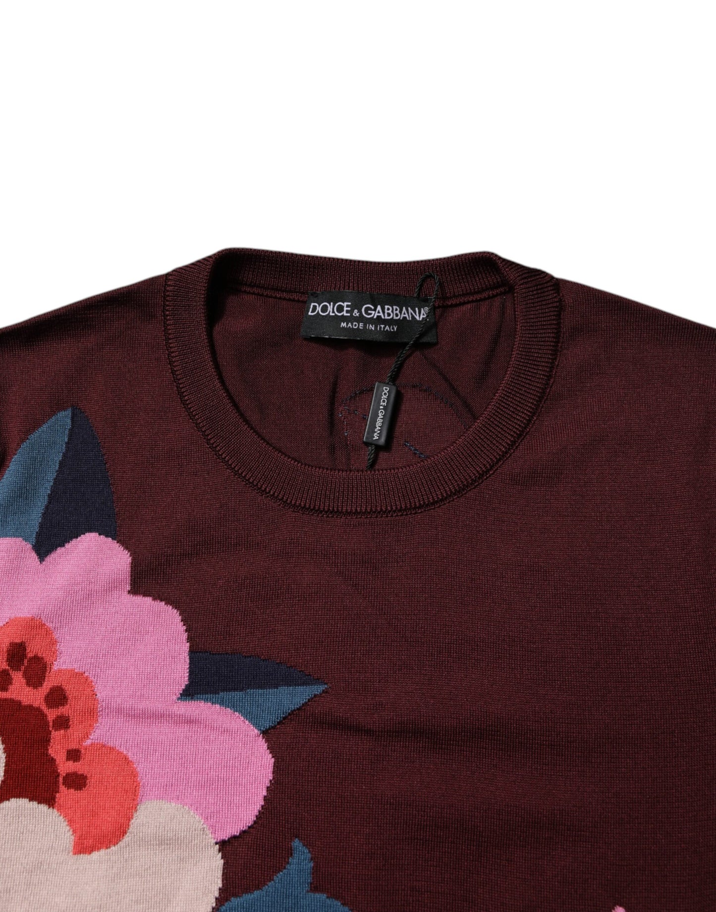 Blusa de seda con cuello redondo y estampado floral color granate