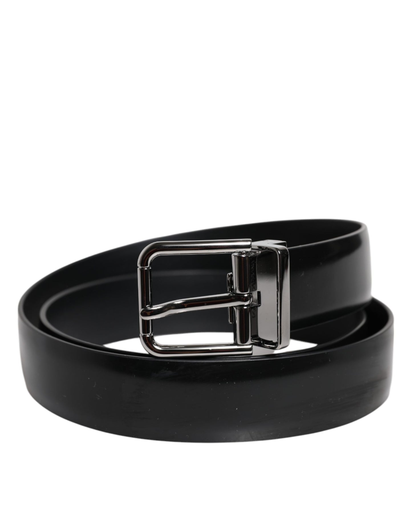 Ceinture en cuir noir brillant avec boucle en métal argenté