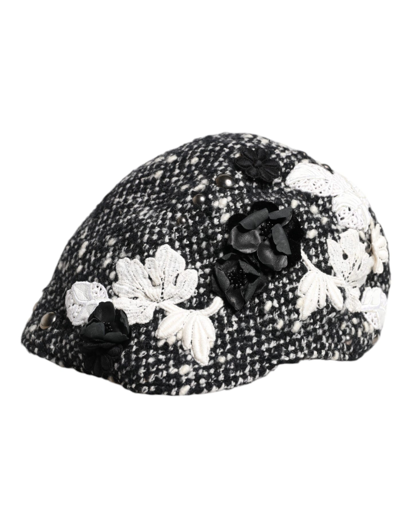 Sombrero cloche de lana negra con adornos florales blancos