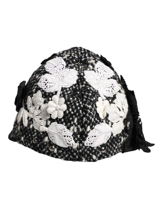 Sombrero cloche de lana negra con adornos florales blancos