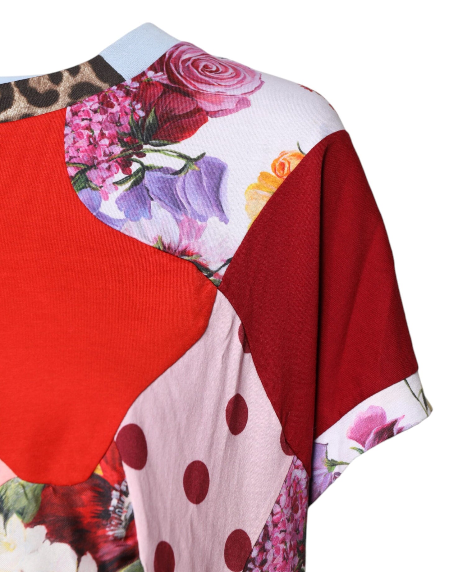 Blusa de manga corta con parches multicolor