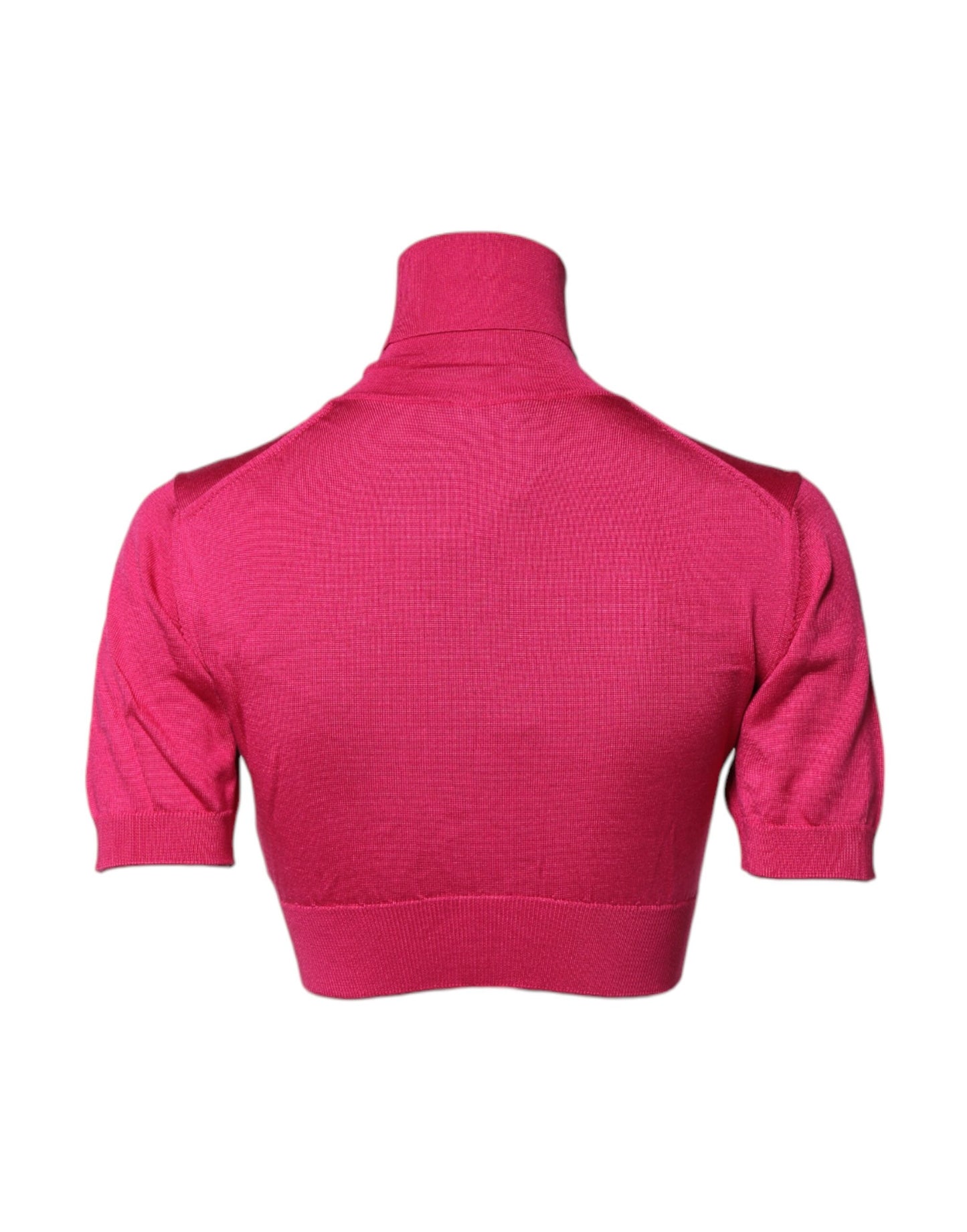 Top corto de cuello alto de punto de seda rosa