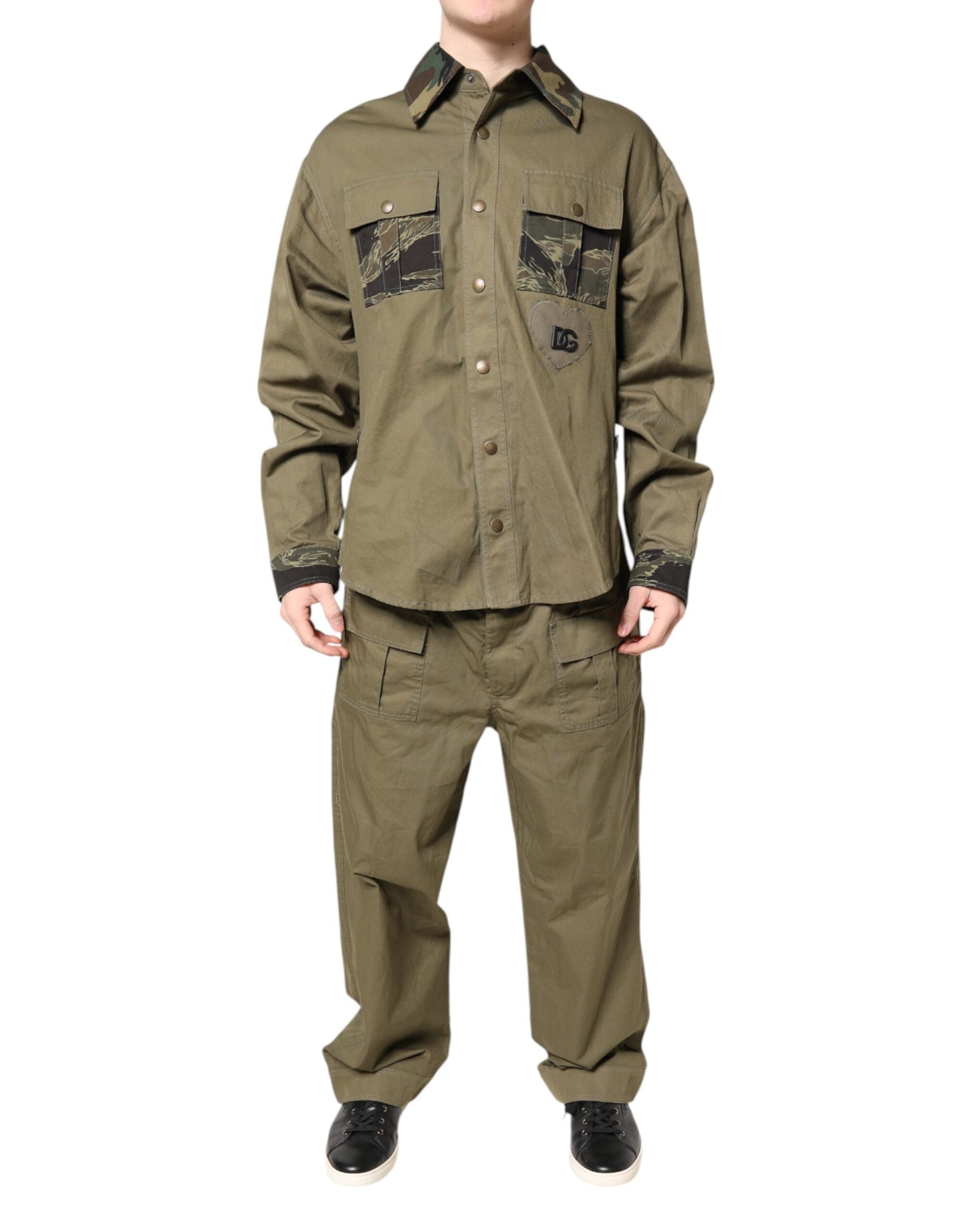 Conjunto casual de camisa y pantalón de algodón elástico marrón