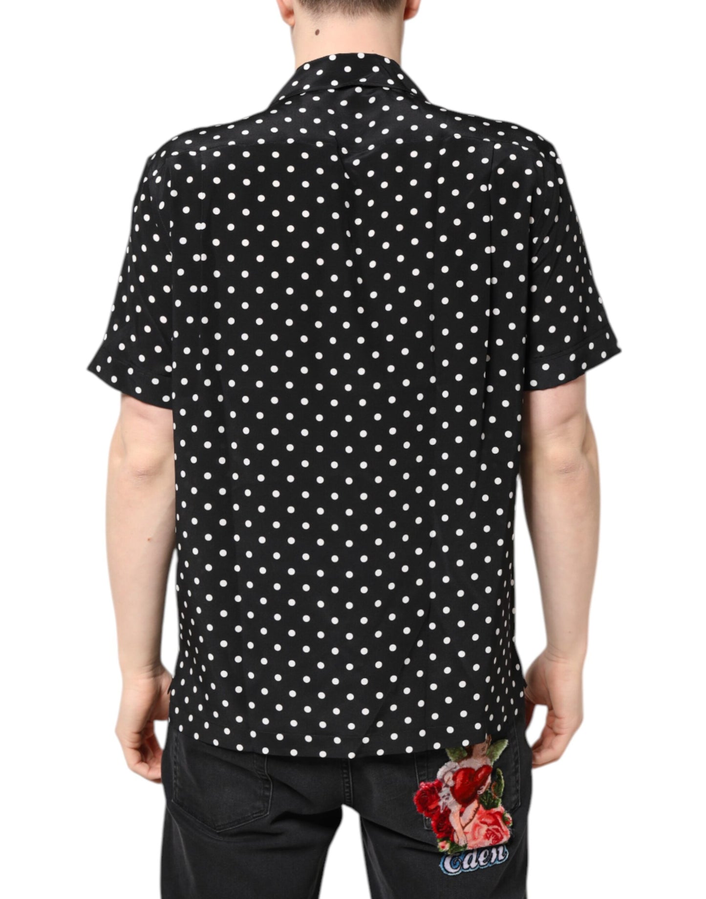 Camisa informal de manga corta con lunares negros