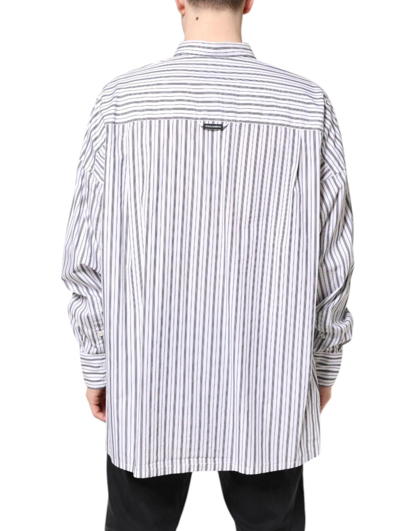 Camisa informal con botones y rayas blancas y negras