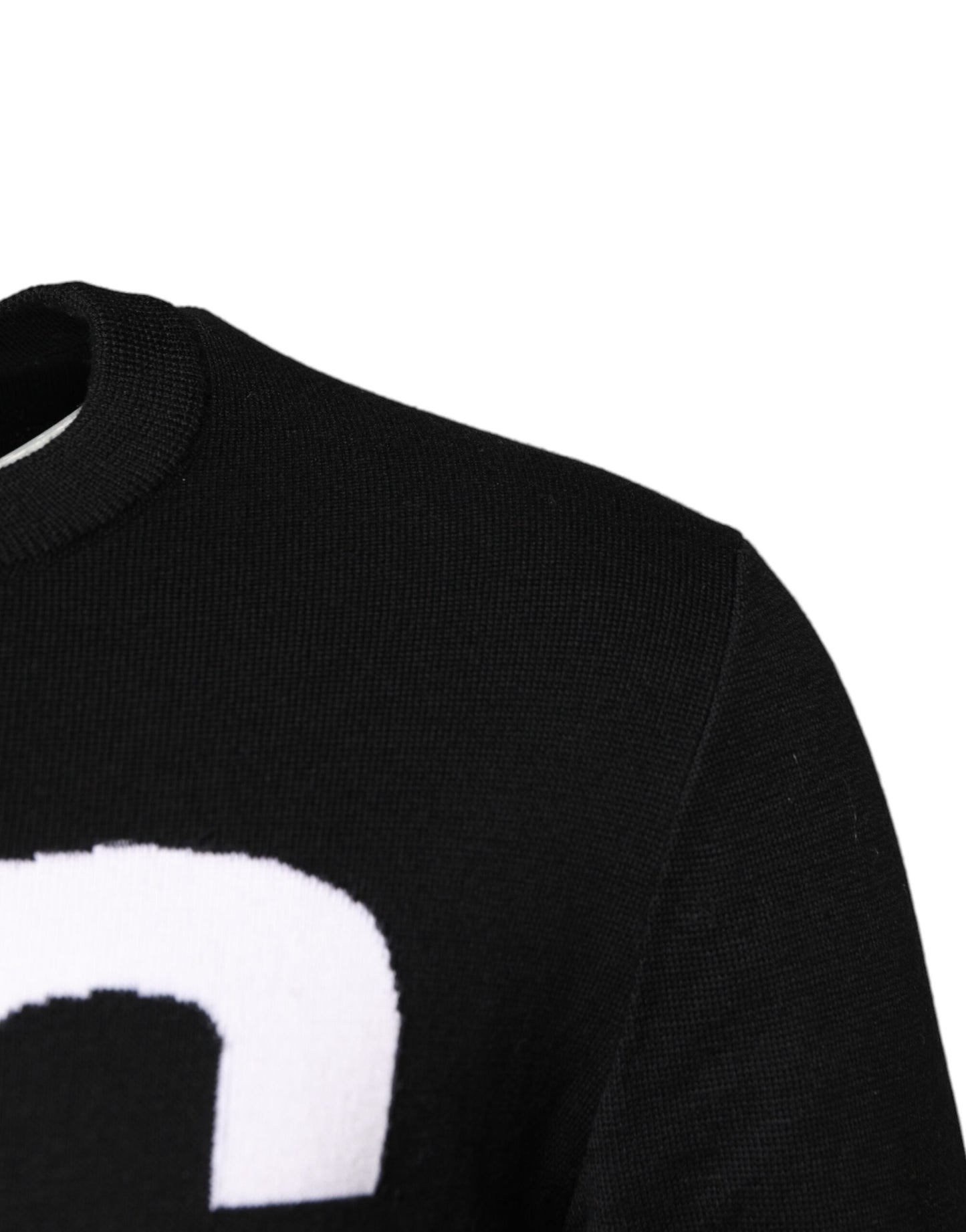Pull en tricot noir et blanc avec logo imprimé
