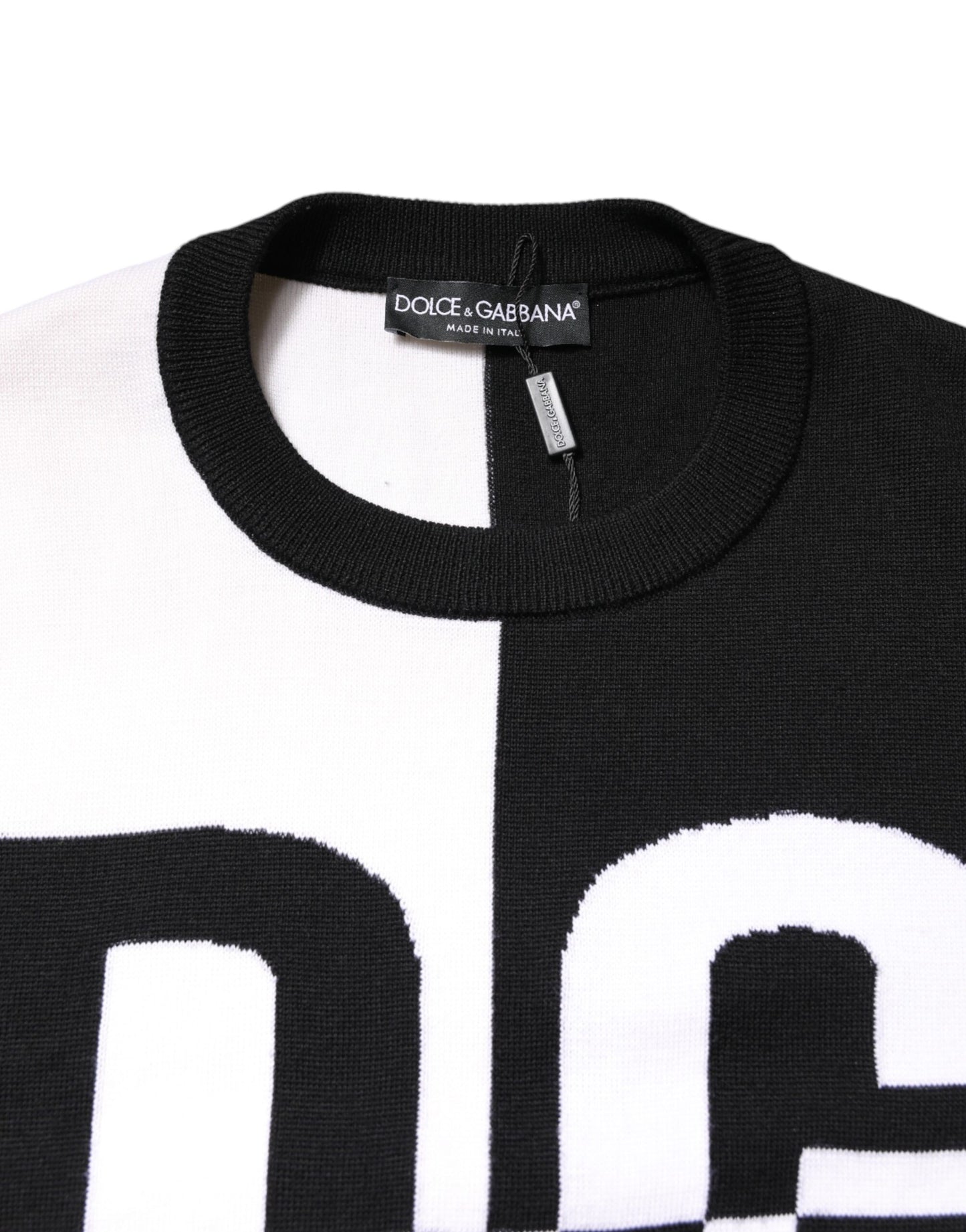 Pull en tricot noir et blanc avec logo imprimé