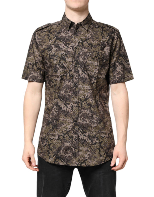 Camisa de camuflaje multicolor con botones dorados