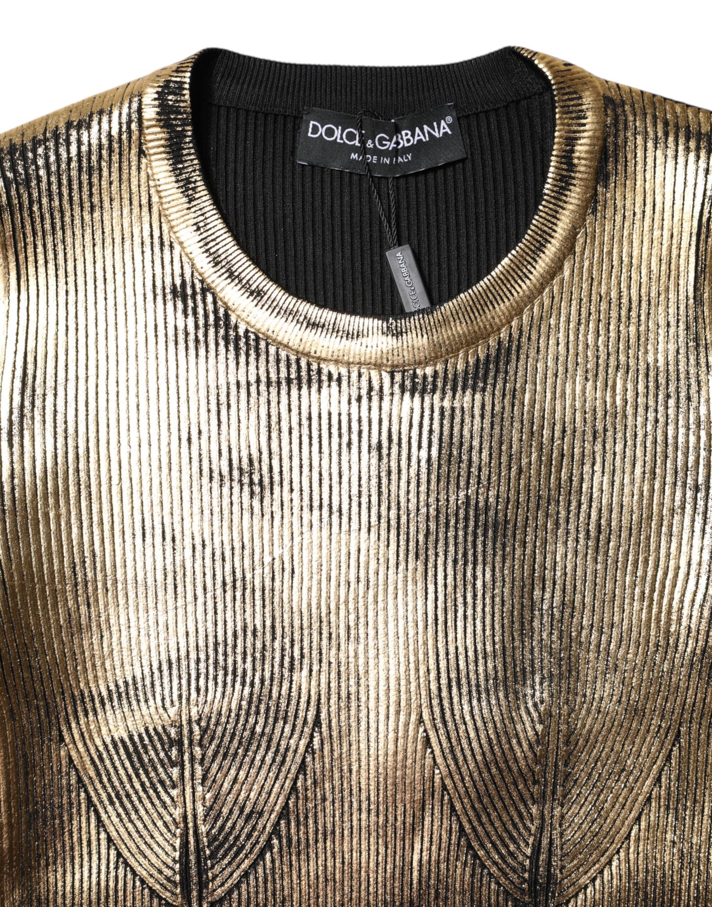 Top tipo jersey de manga larga con cuello redondo dorado