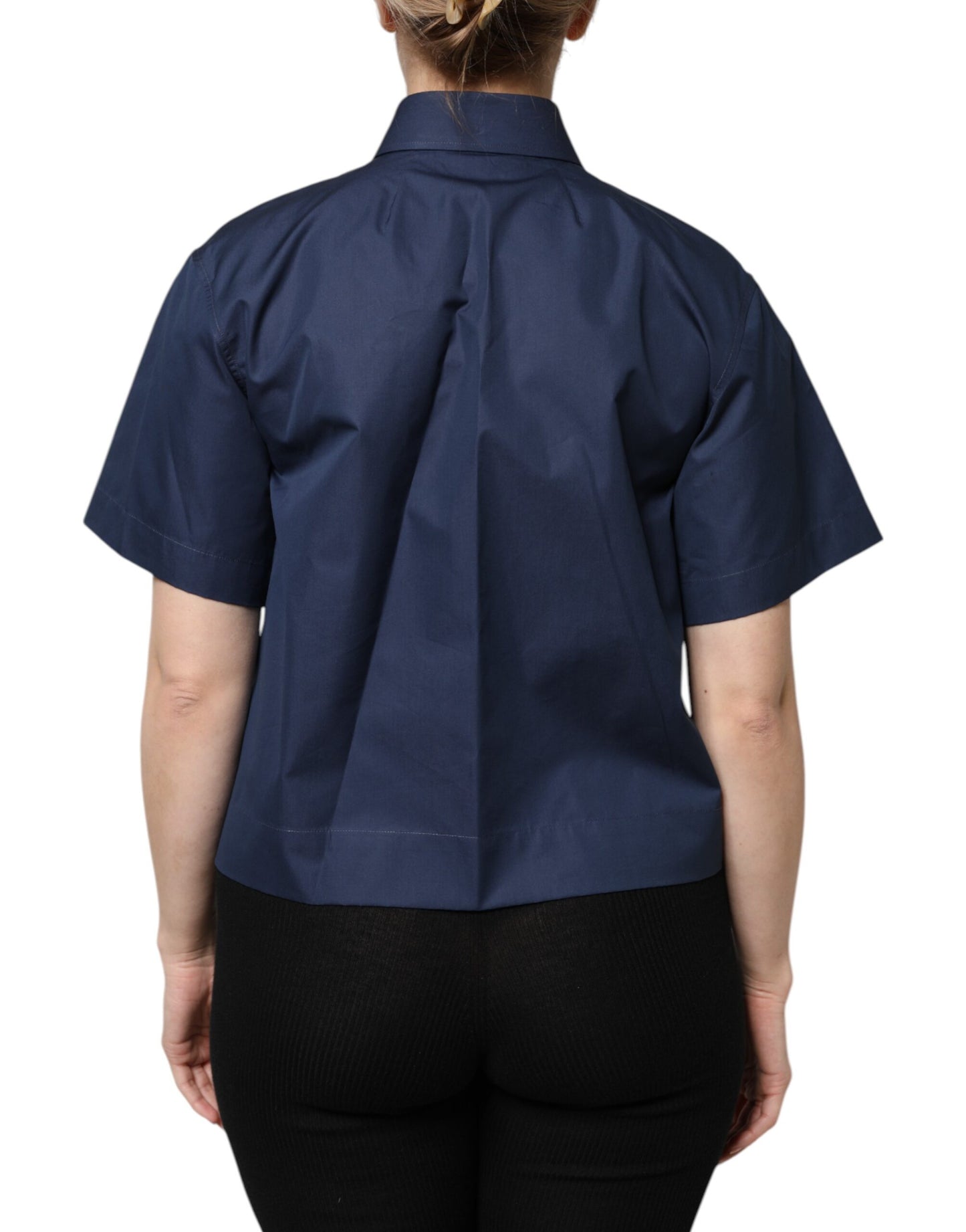 Blusa de algodón azul de manga corta con botones