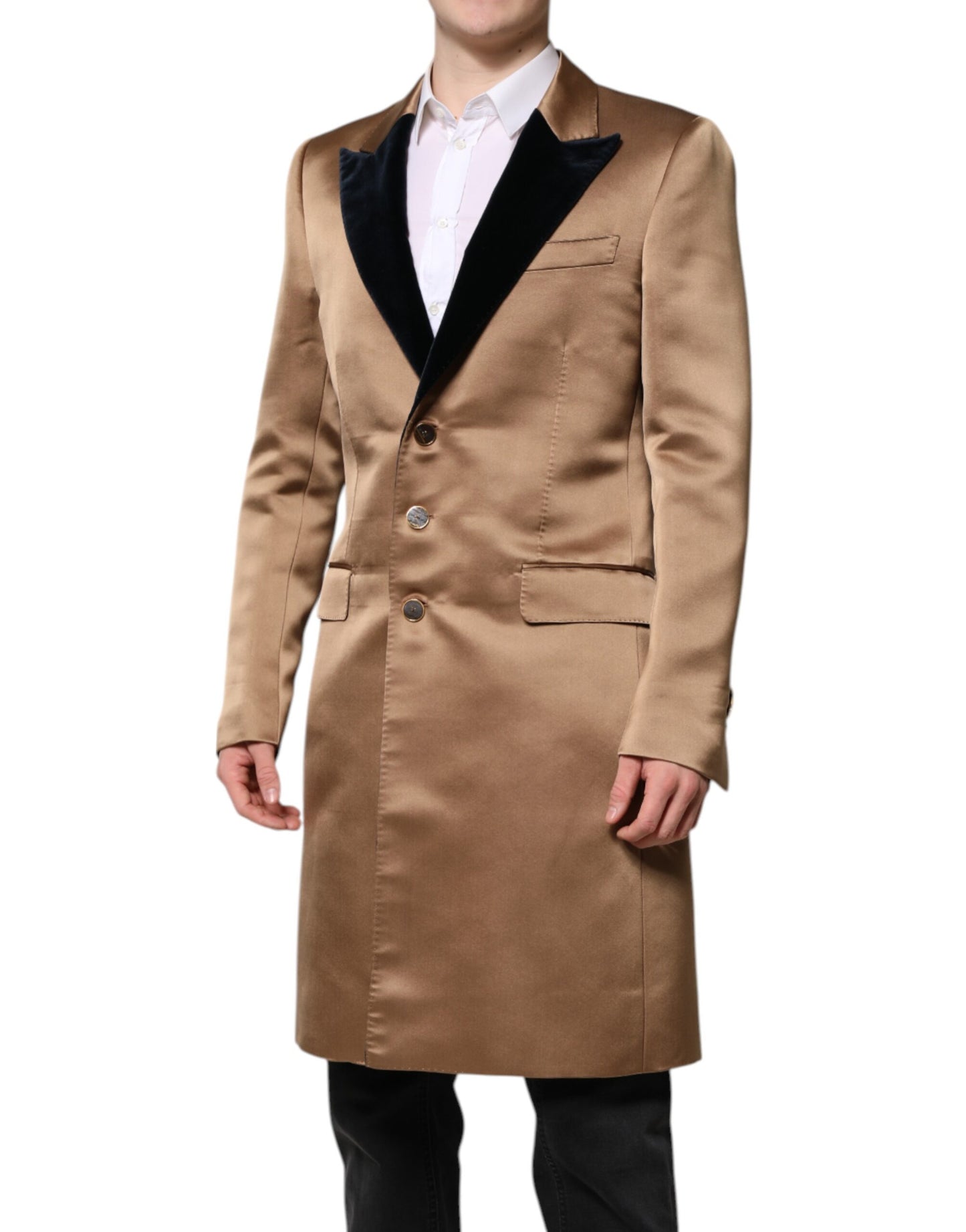 Chaqueta gabardina de seda marrón con botonadura sencilla