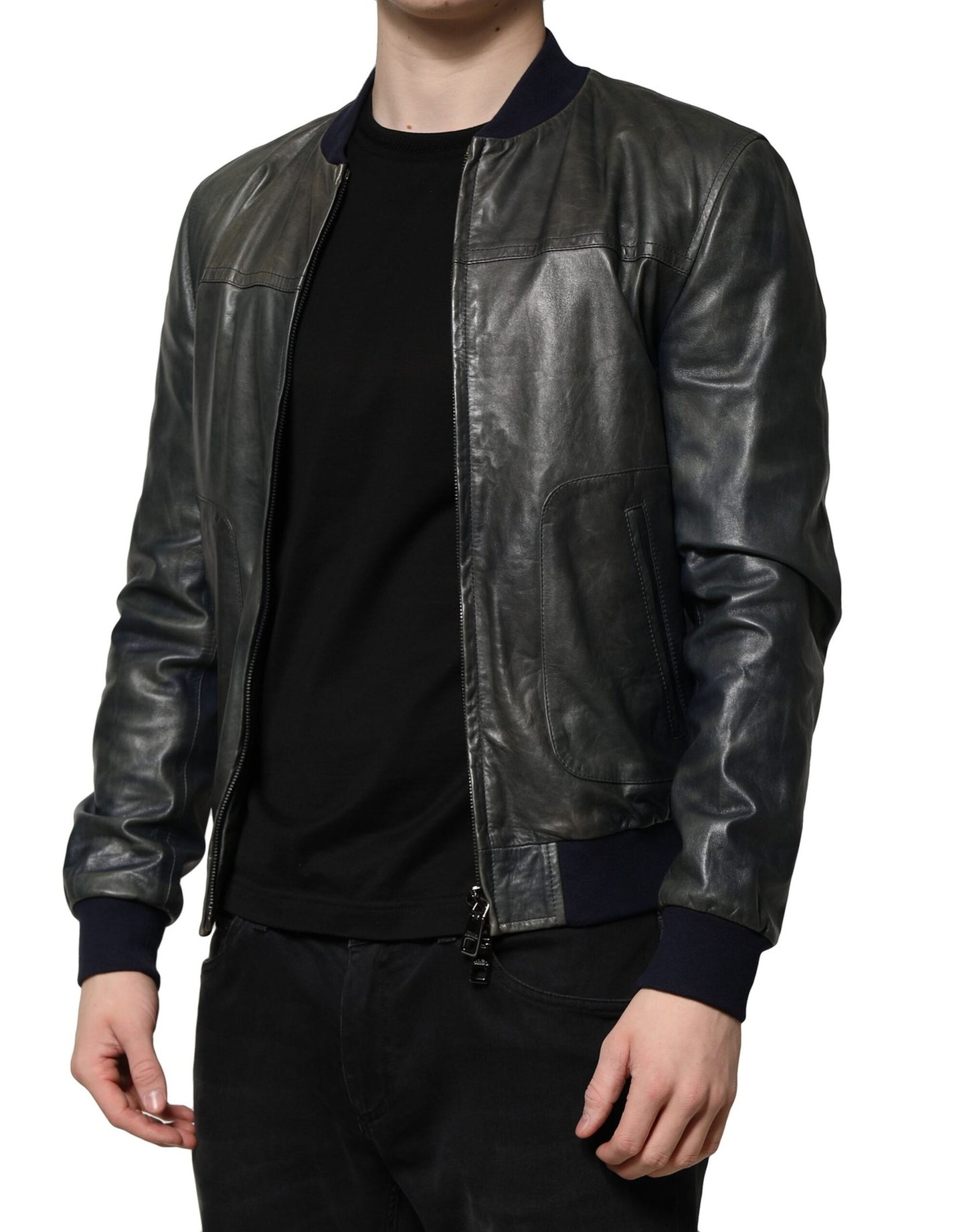Chaqueta motera de piel de cordero negra con cremallera completa