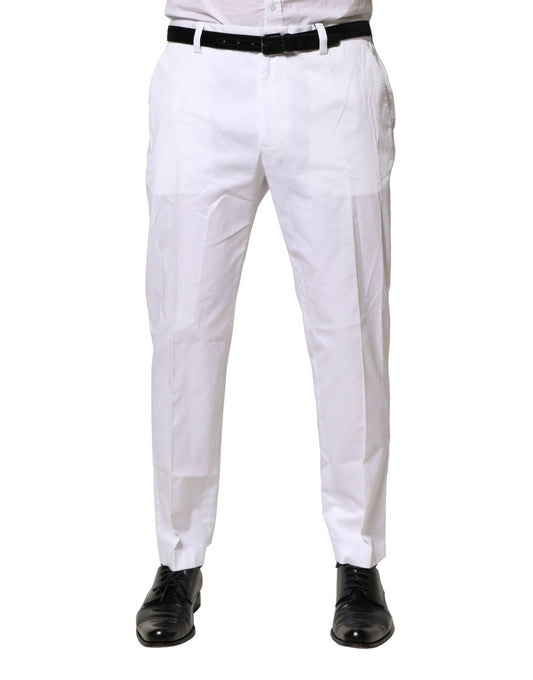 Vestido de algodón blanco, pantalones formales ajustados